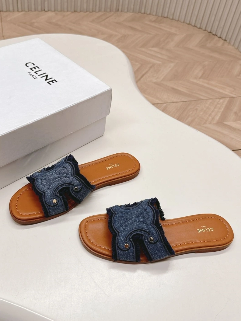 Comfortable Cxlxne Slippers 116071