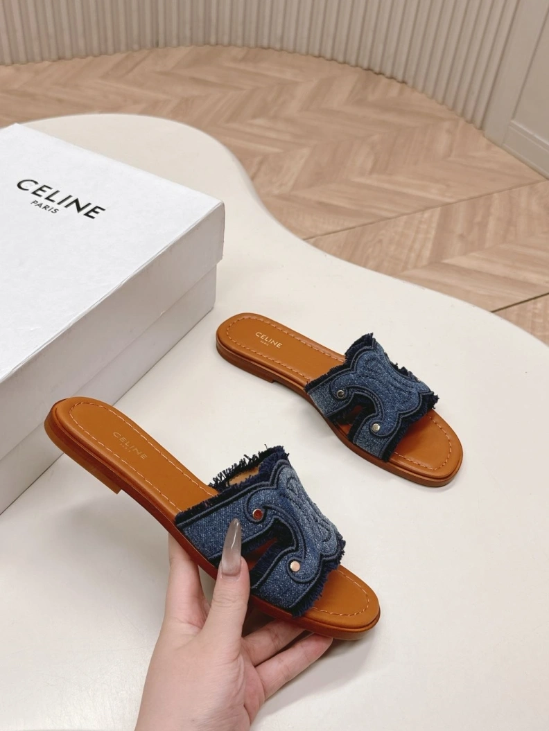 Comfortable Cxlxne Slippers 116071