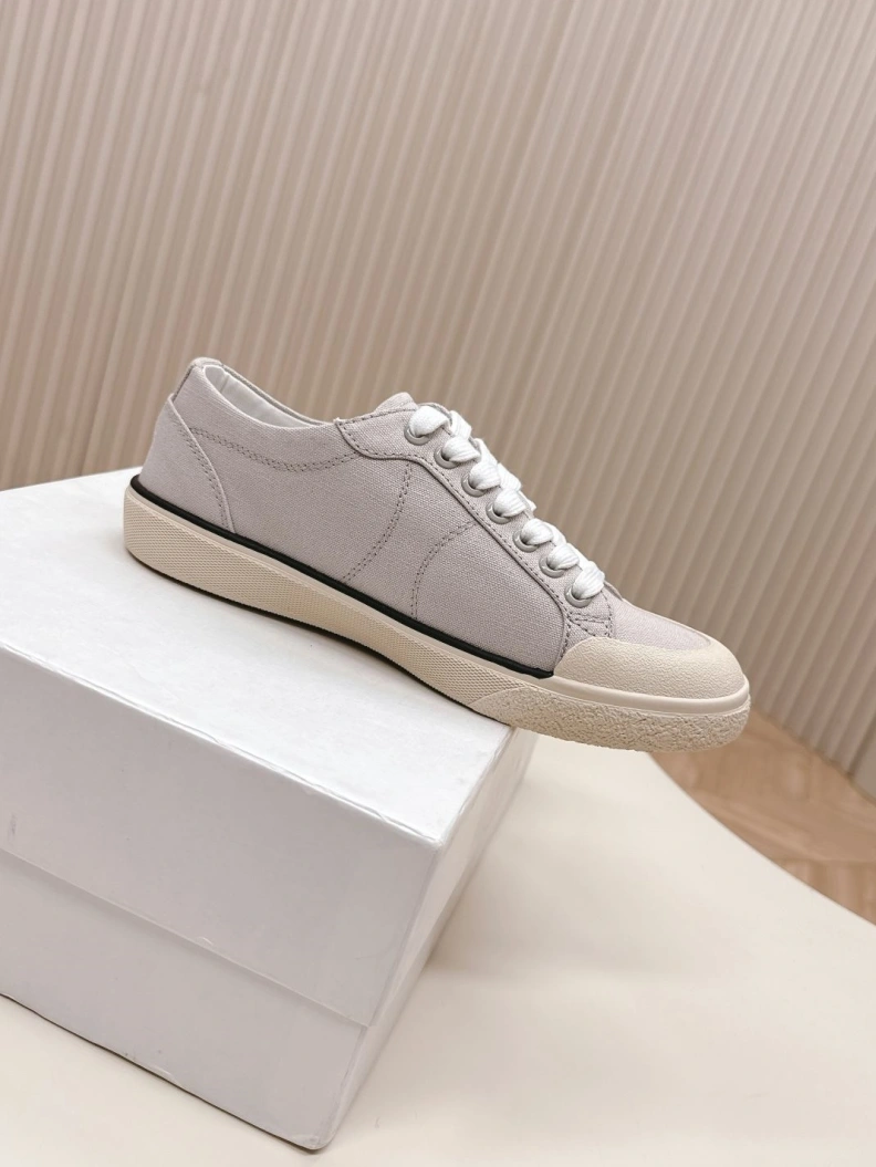 Vibrant Cxlxne Sneakers 116033