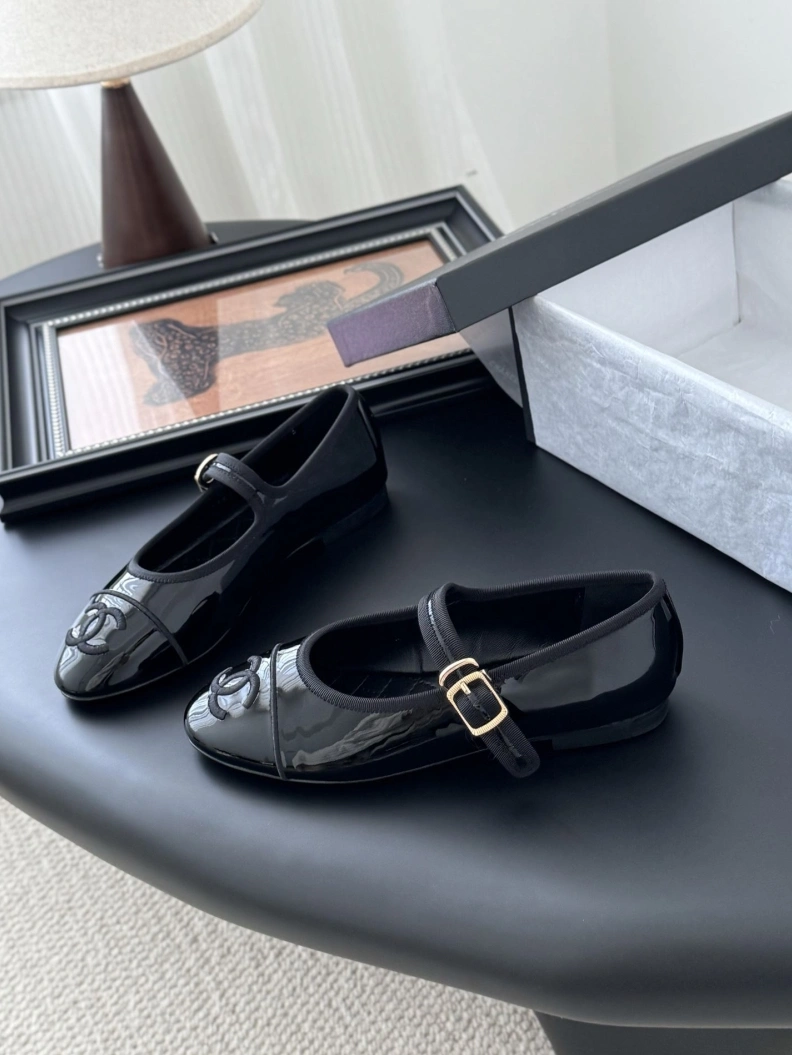 Fashionable Chxnxl Flat Shoes 119397