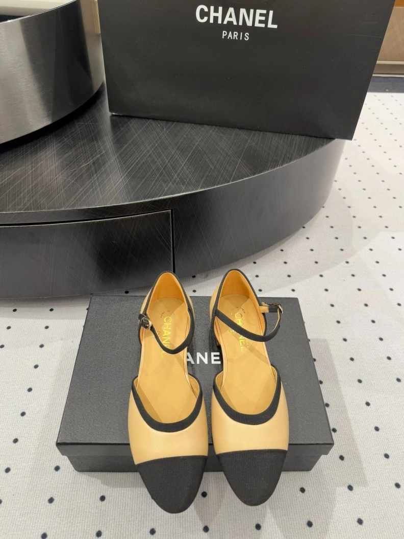 Unique Chxnxl Sandals 119119