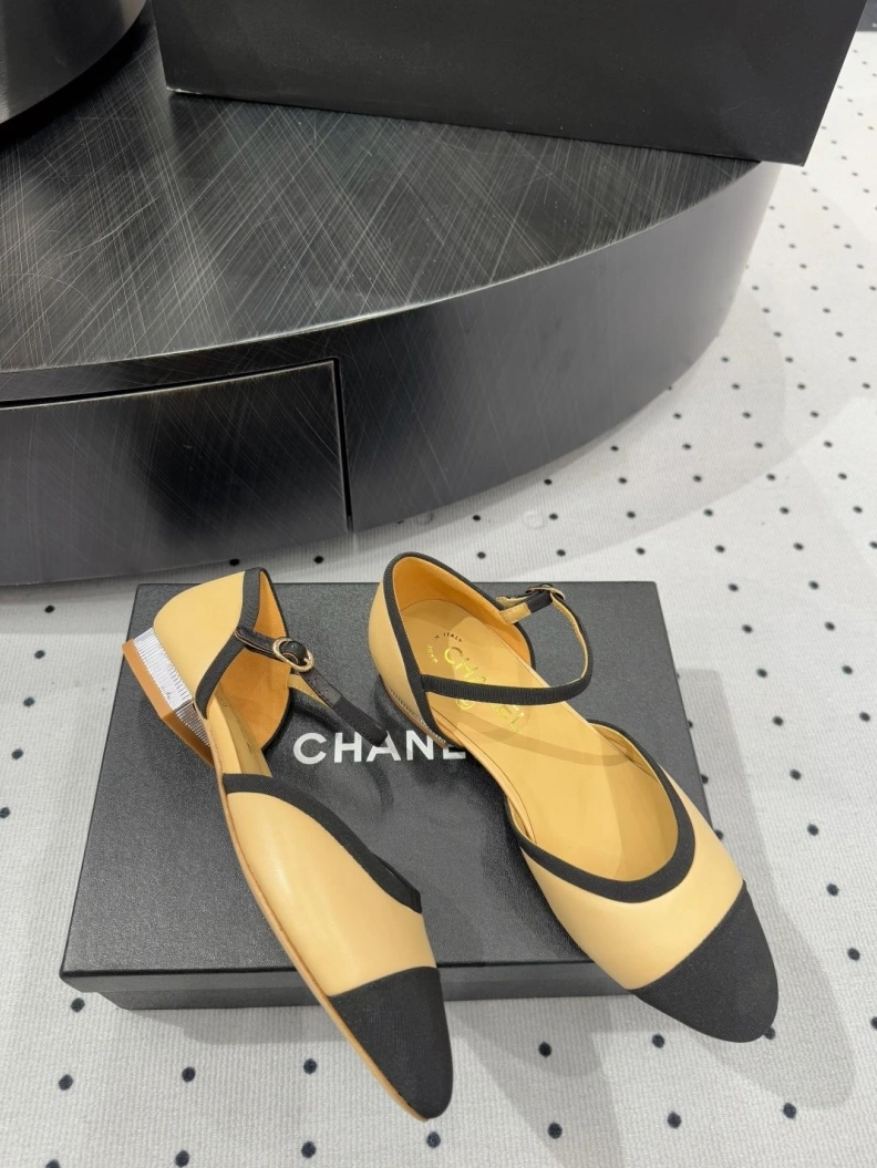 Unique Chxnxl Sandals 119119