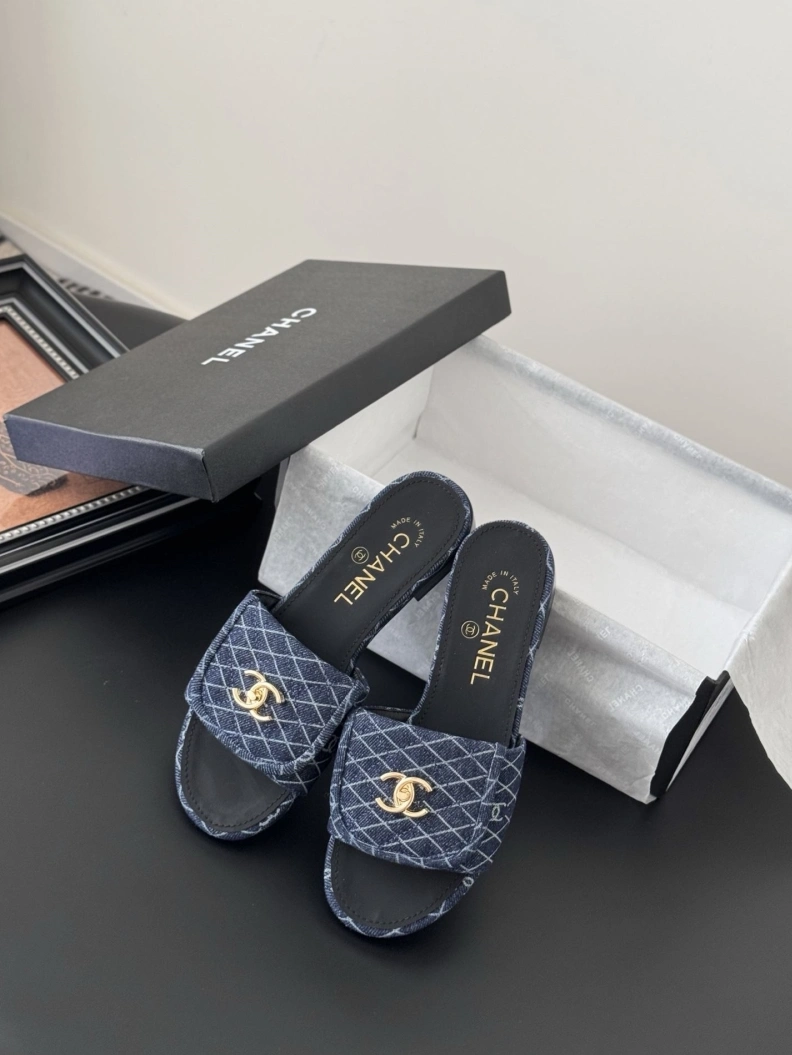 Timeless Chxnxl Slippers 118886