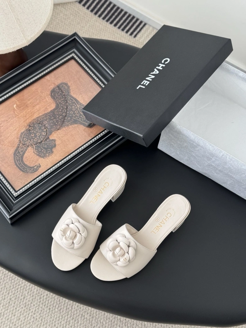 Functional Chxnxl Slippers 118865
