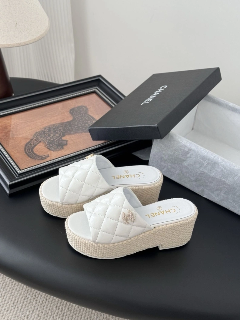 Sleek Chxnxl Sandals 119114
