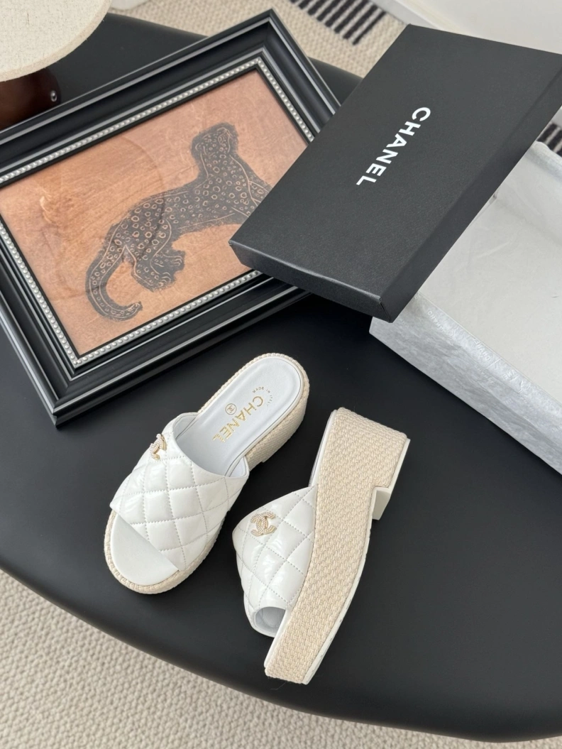 Sleek Chxnxl Sandals 119114