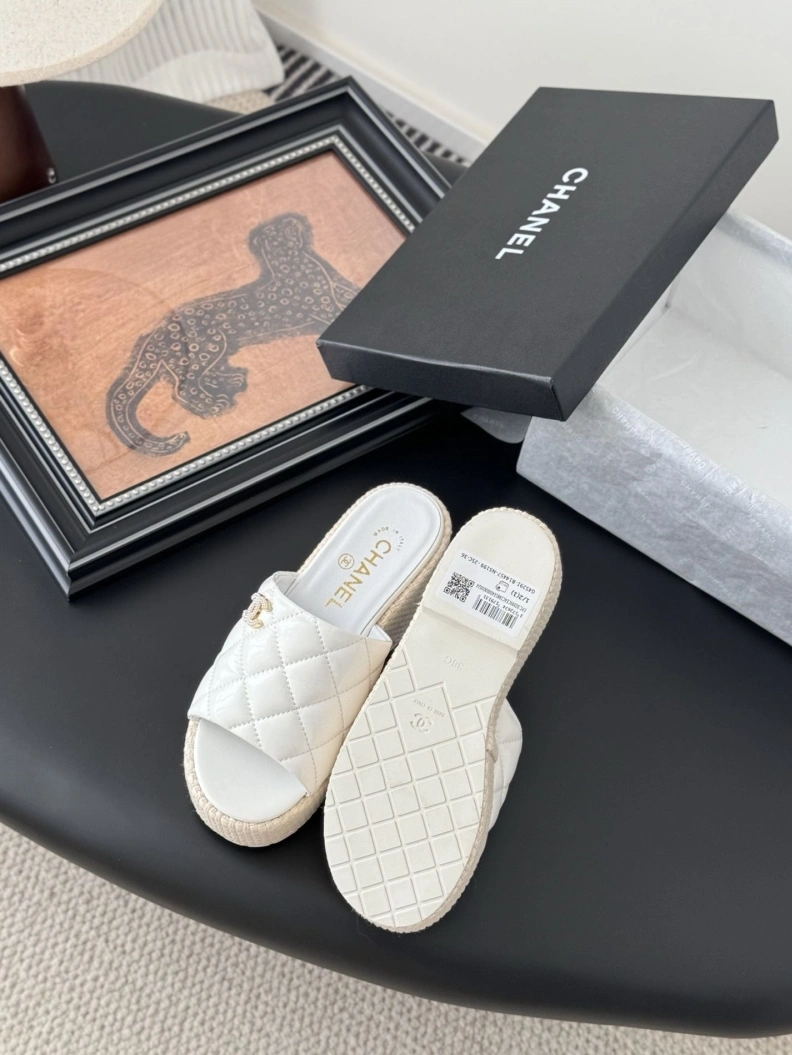 Sleek Chxnxl Sandals 119114