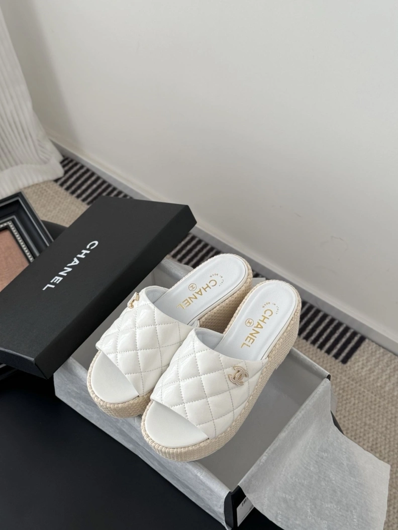 Sleek Chxnxl Sandals 119114