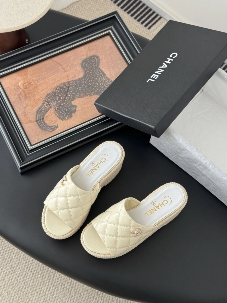 Efficient Chxnxl Sandals 119118