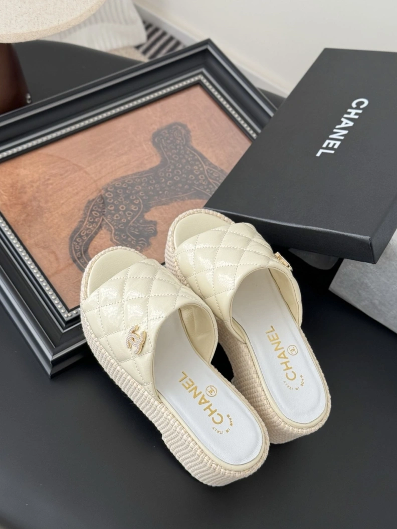 Efficient Chxnxl Sandals 119118