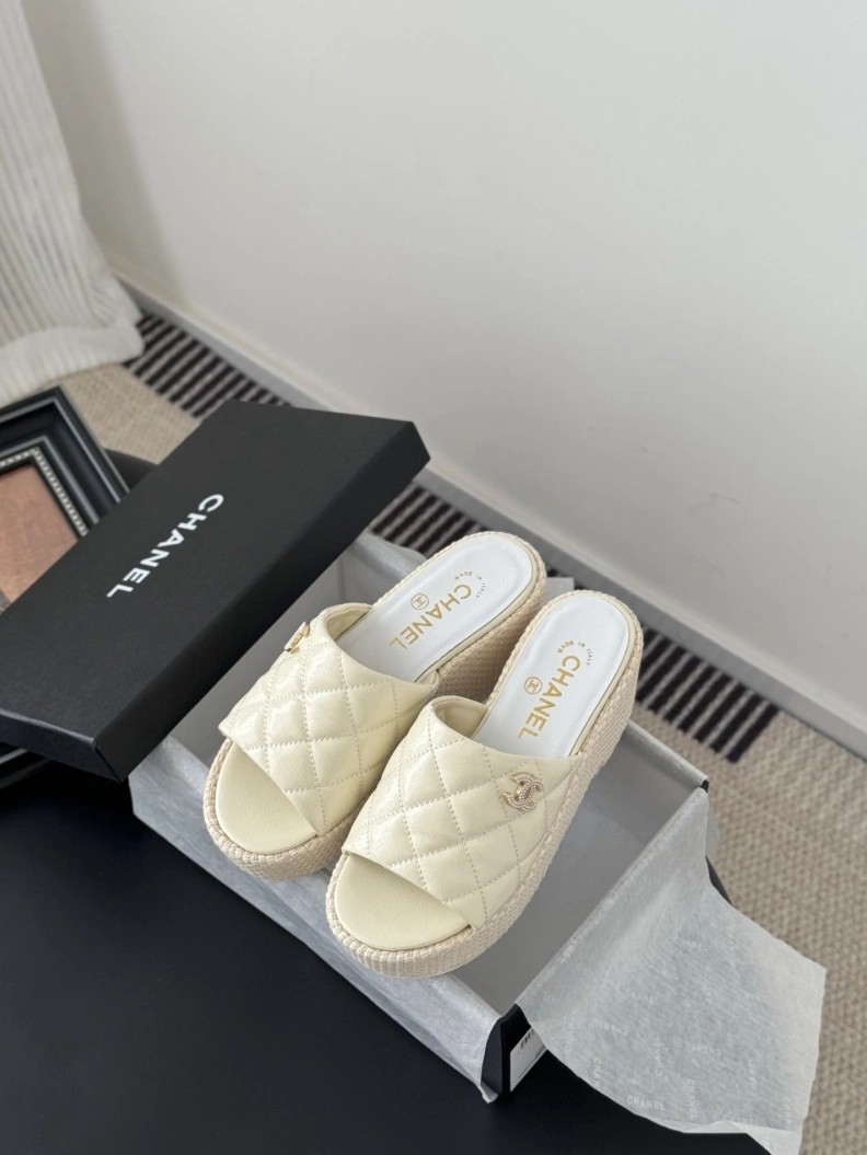 Efficient Chxnxl Sandals 119118