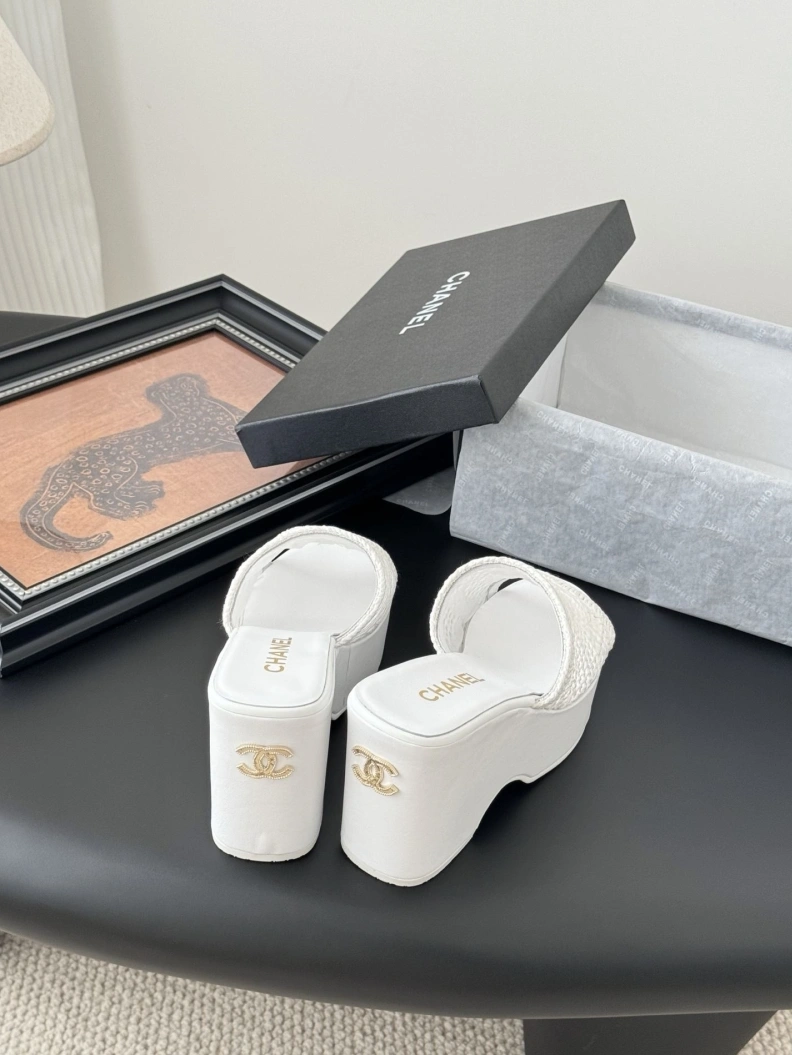 Trendy Chxnxl Sandals 119116