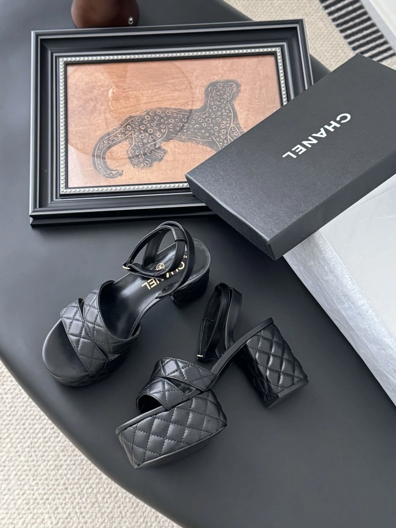 Compact Chxnxl Sandals 119099