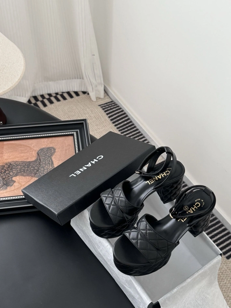 Compact Chxnxl Sandals 119099