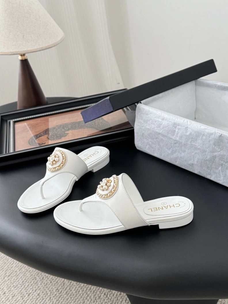 Cozy Chxnxl Slippers 118864