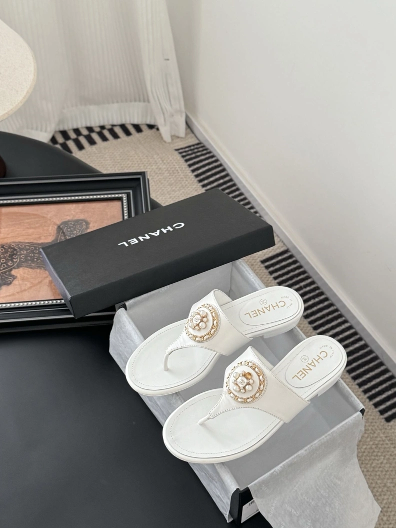 Cozy Chxnxl Slippers 118864