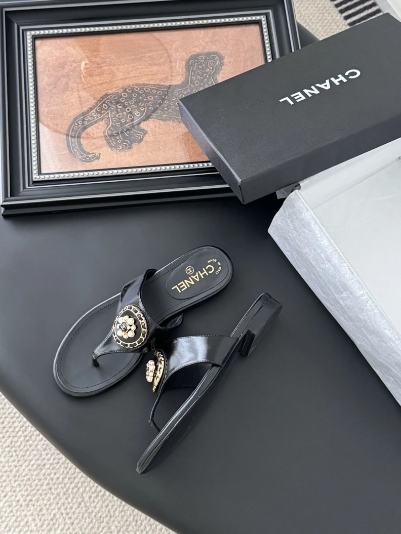 Comfortable Chxnxl Slippers 118856