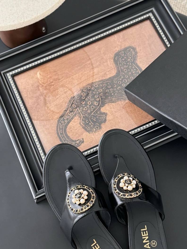 Comfortable Chxnxl Slippers 118856
