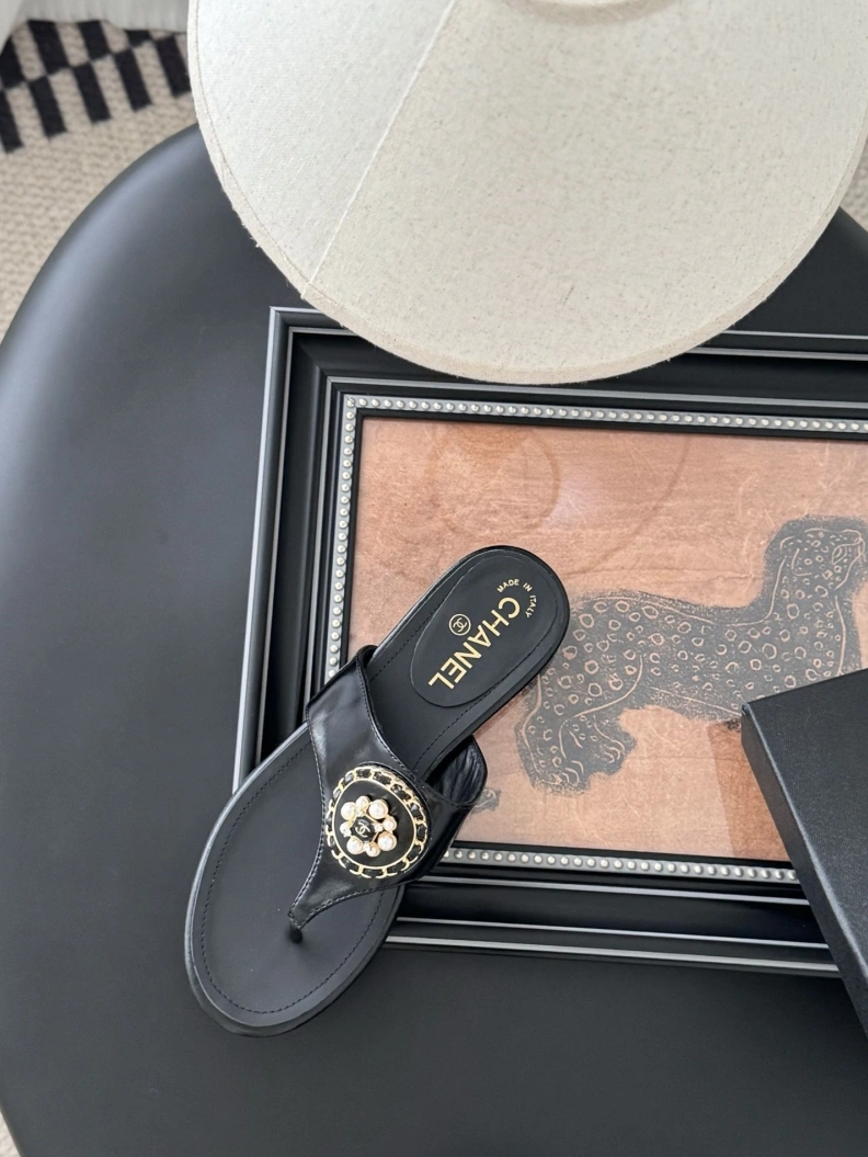 Comfortable Chxnxl Slippers 118856