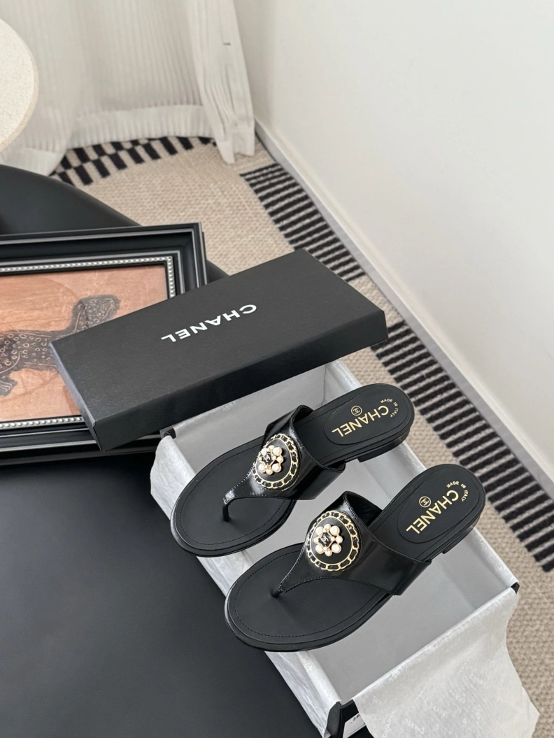 Comfortable Chxnxl Slippers 118856