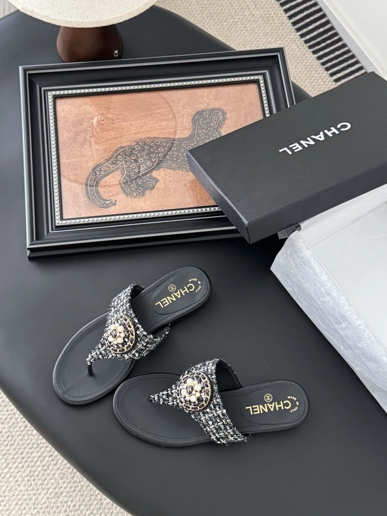 ModernLook Chxnxl Slippers 118859