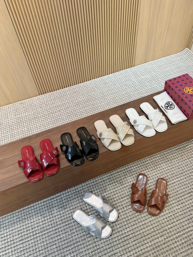 HighQuality Othxr Slippers 212059