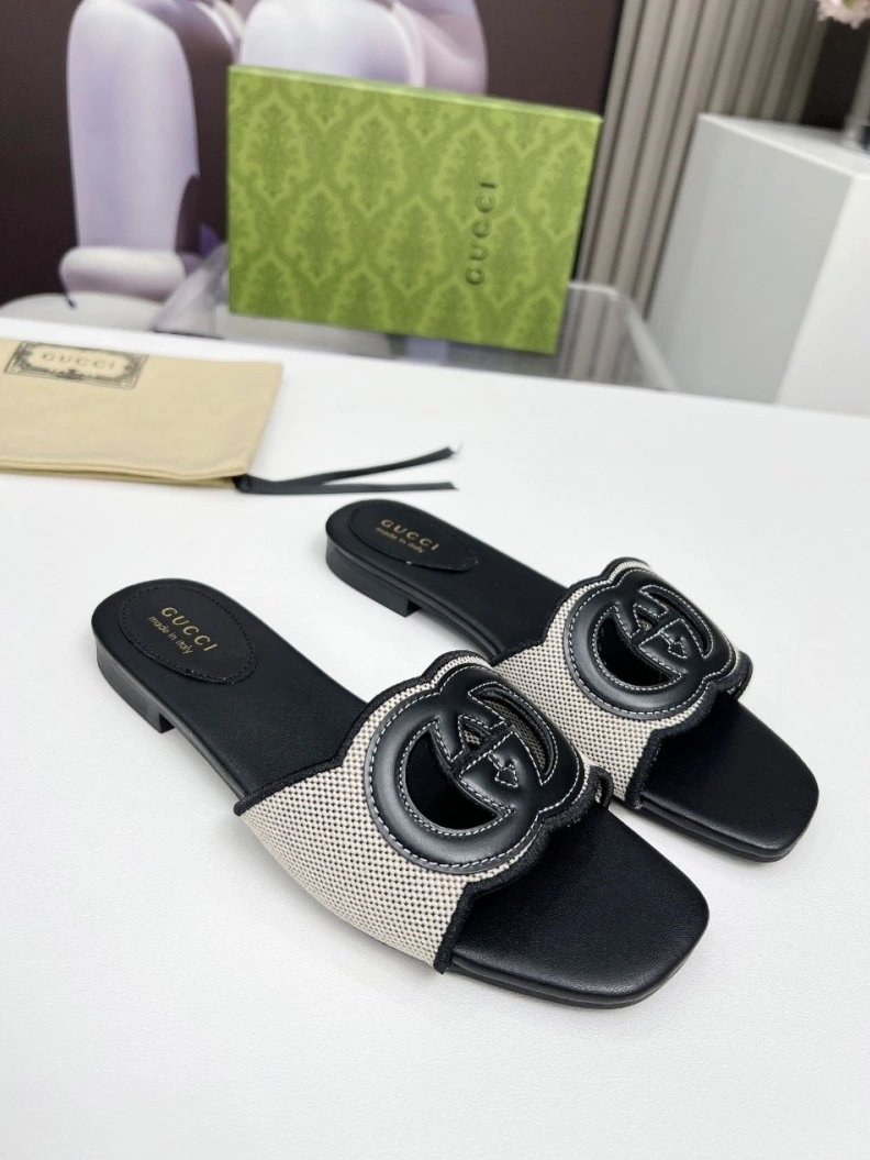 Versatile Gxccx Slippers 157039