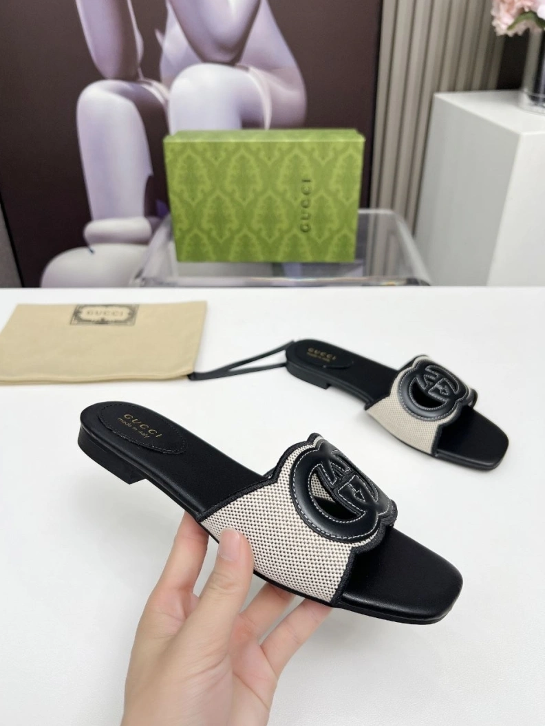 Versatile Gxccx Slippers 157039