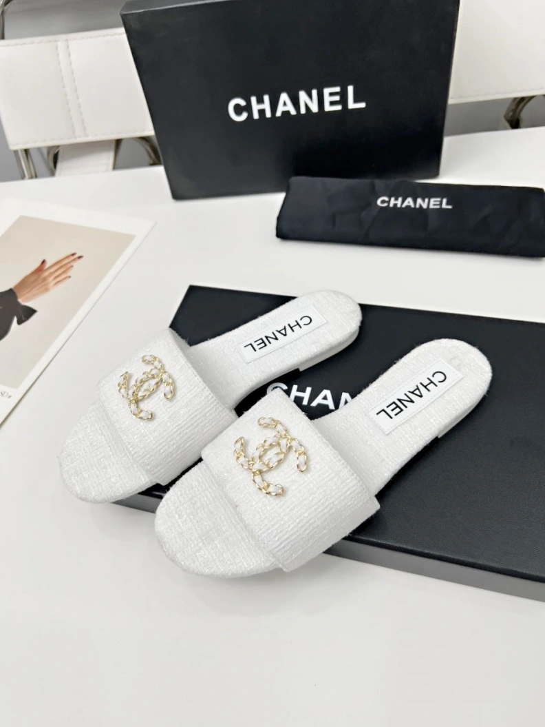 Timeless Chxnxl Slippers 118854