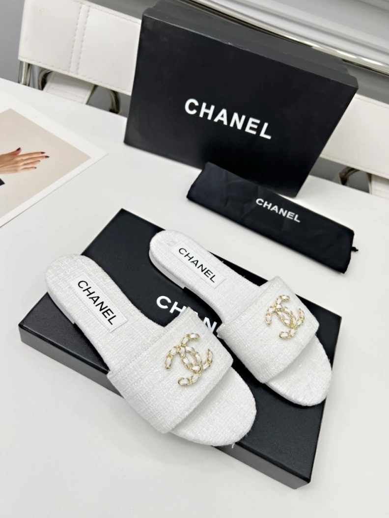Timeless Chxnxl Slippers 118854