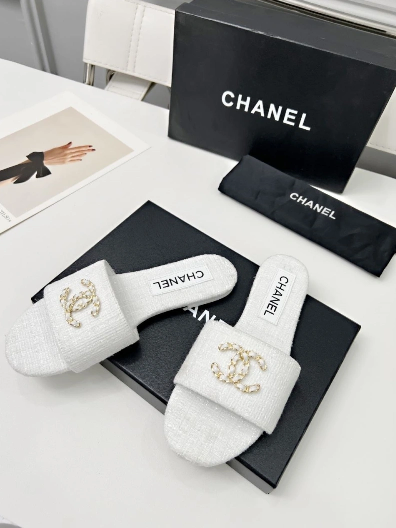 Timeless Chxnxl Slippers 118854