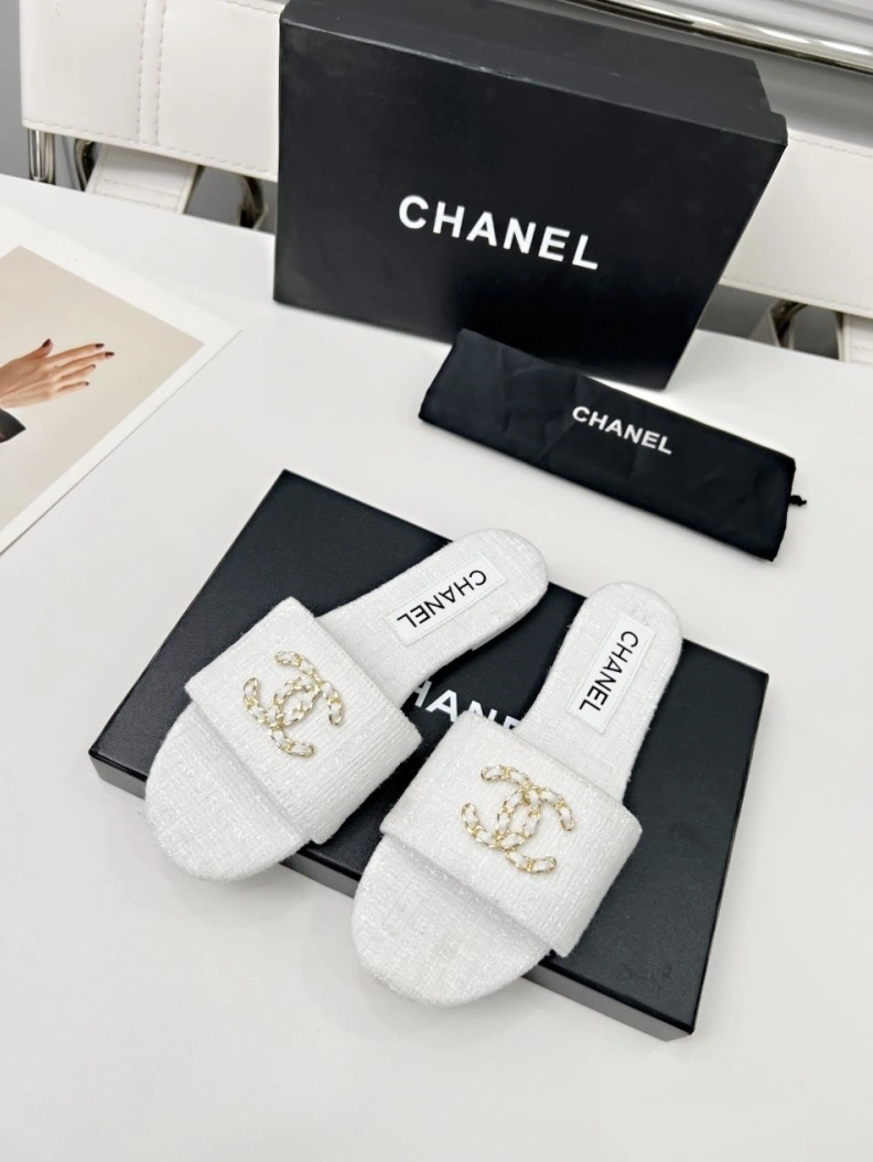Timeless Chxnxl Slippers 118854