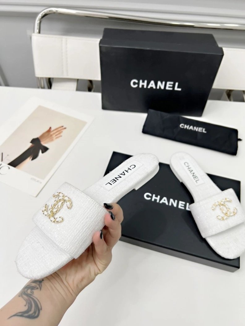 Timeless Chxnxl Slippers 118854