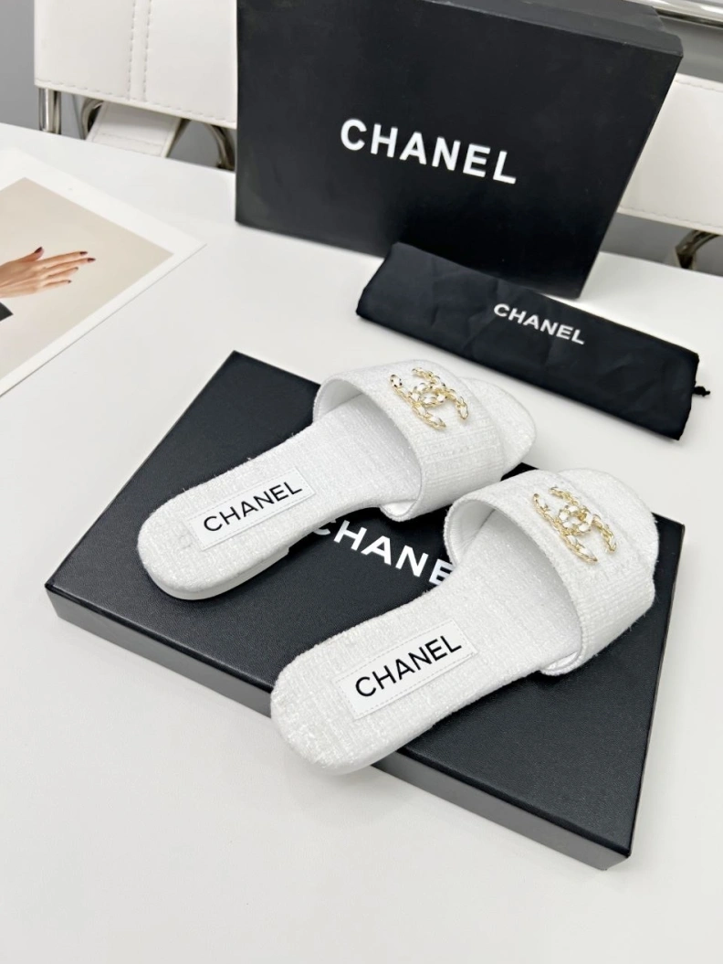 Timeless Chxnxl Slippers 118854