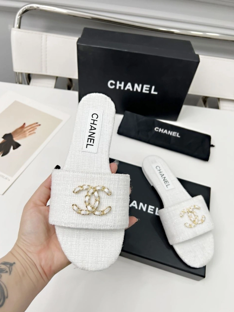 Timeless Chxnxl Slippers 118854