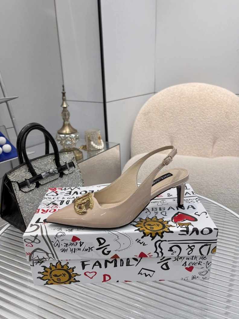 EyeCatching Gxccx Sandals 157135