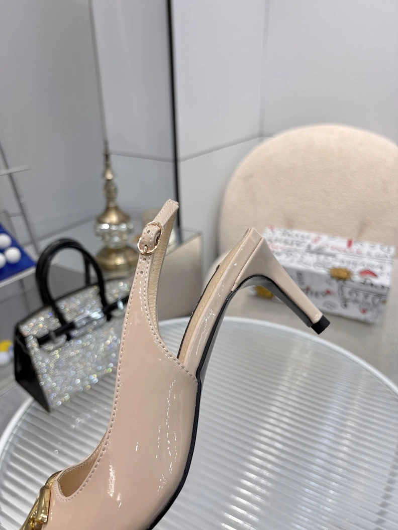EyeCatching Gxccx Sandals 157135