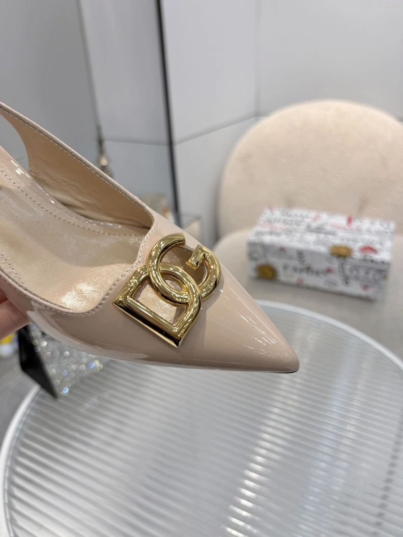 EyeCatching Gxccx Sandals 157135