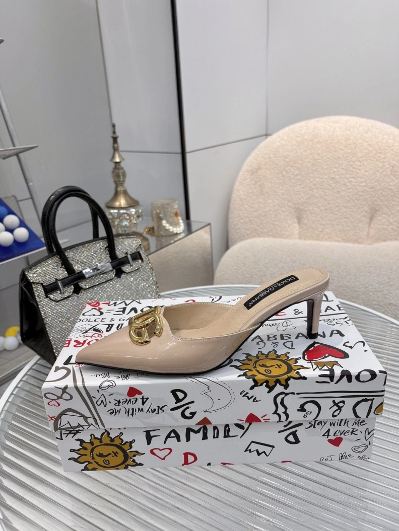EyeCatching Gxccx Sandals 157143