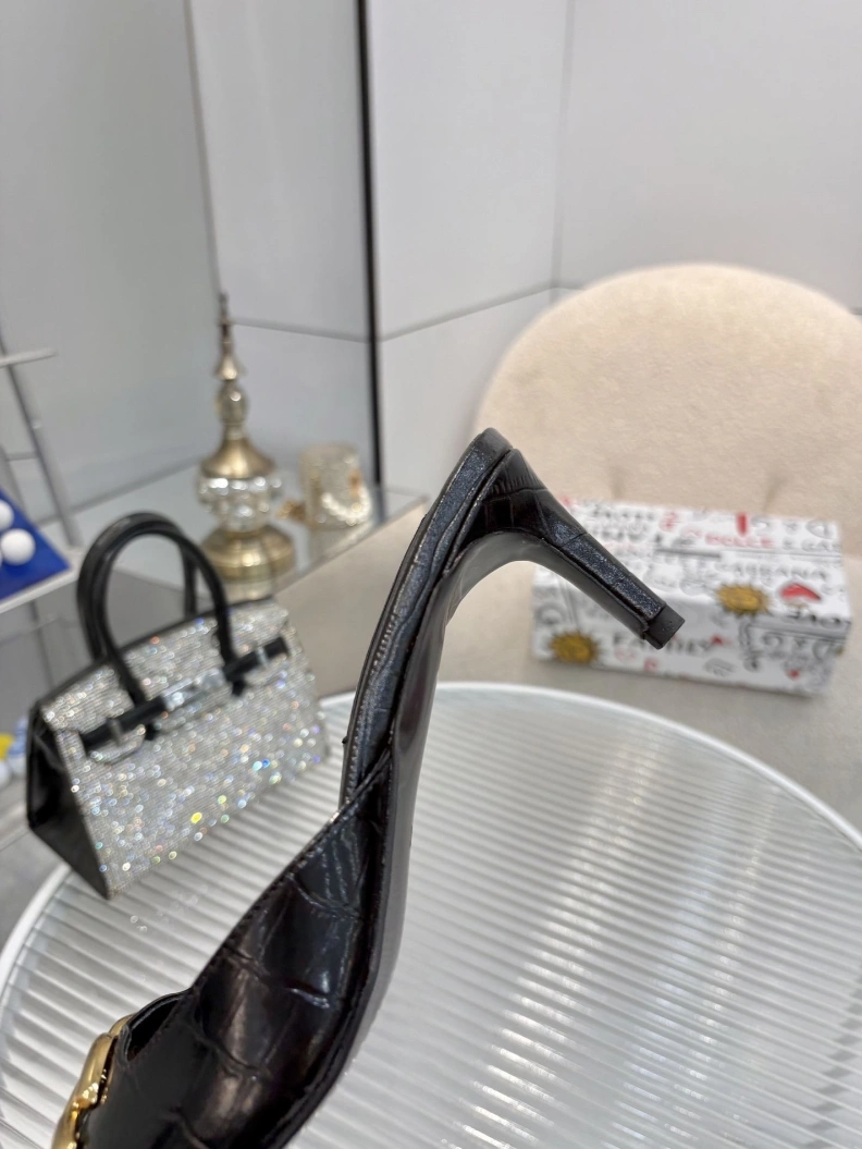 Popular Gxccx Sandals 157134