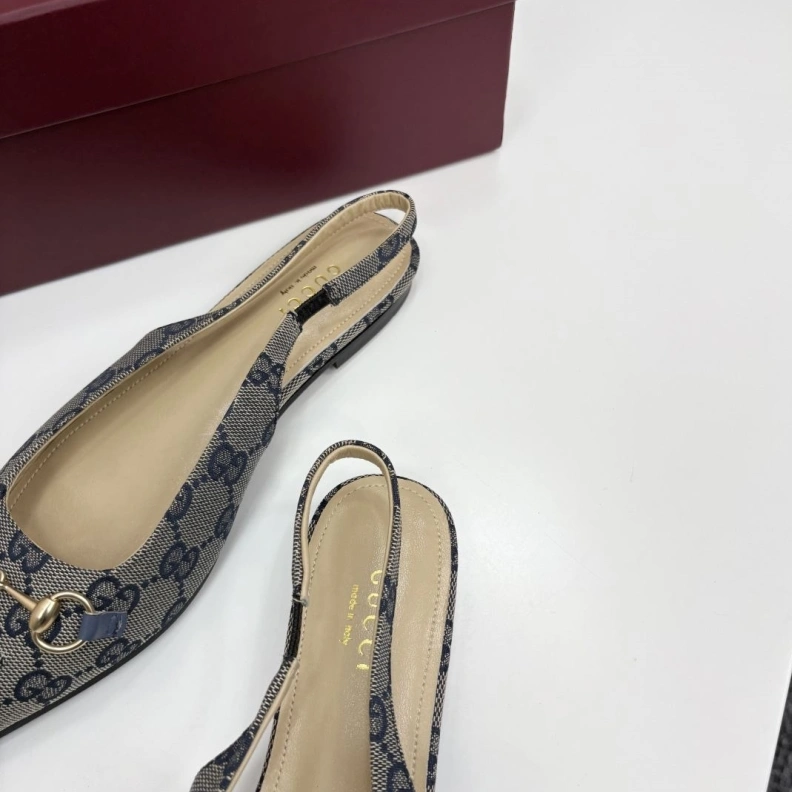Gxccx Sandals WellDesigned 157124