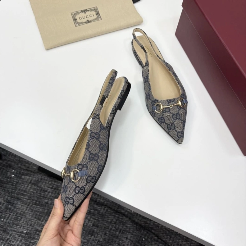 Gxccx Sandals WellDesigned 157124
