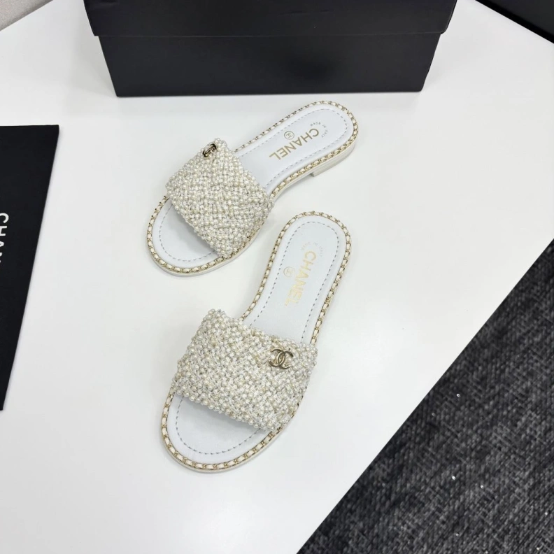 Flexible Chxnxl Slippers 118839