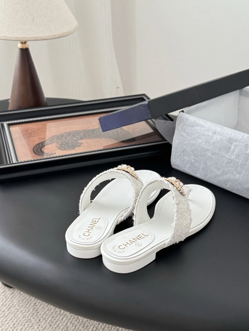 Sleek Chxnxl Sandals 119093