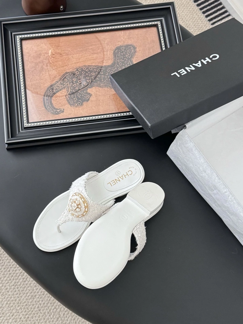 Sleek Chxnxl Sandals 119093