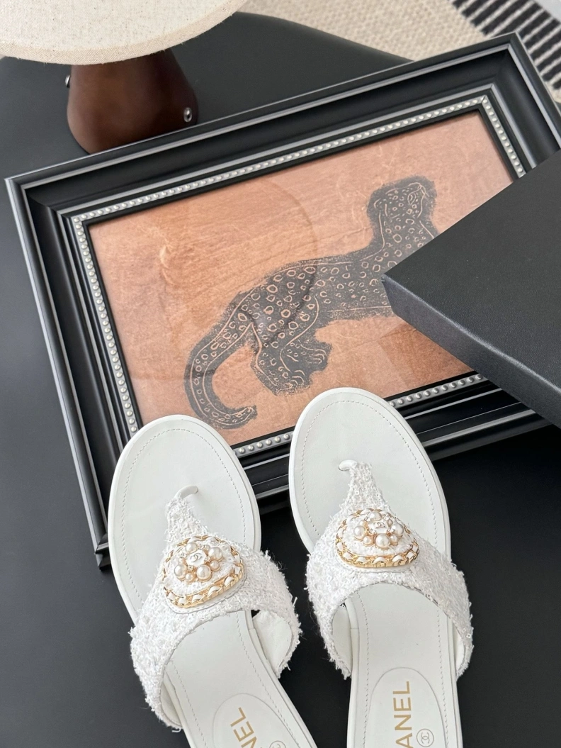 Sleek Chxnxl Sandals 119093