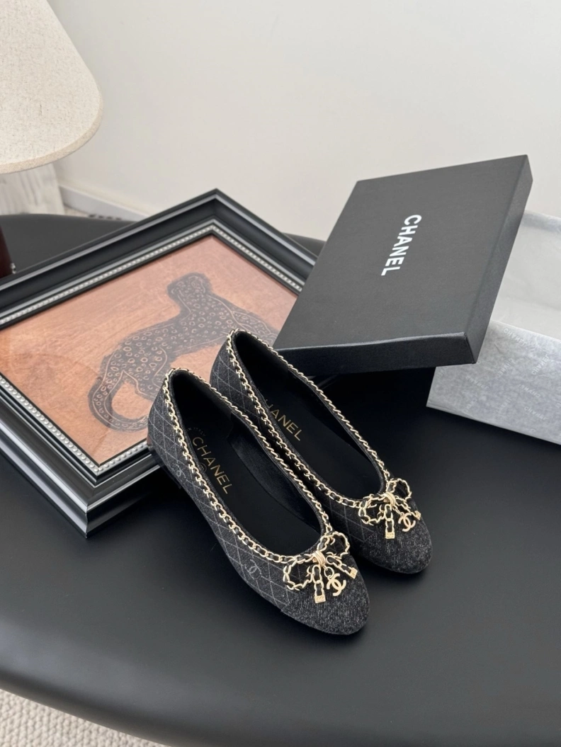 Reliable Chxnxl Flat Shoes 119355
