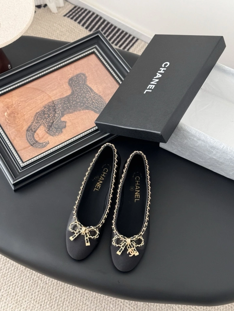 Classic Chxnxl Flat Shoes 119362