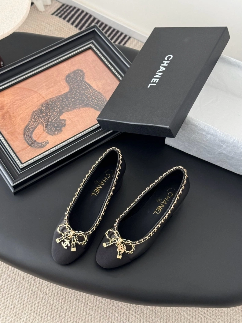 Classic Chxnxl Flat Shoes 119362