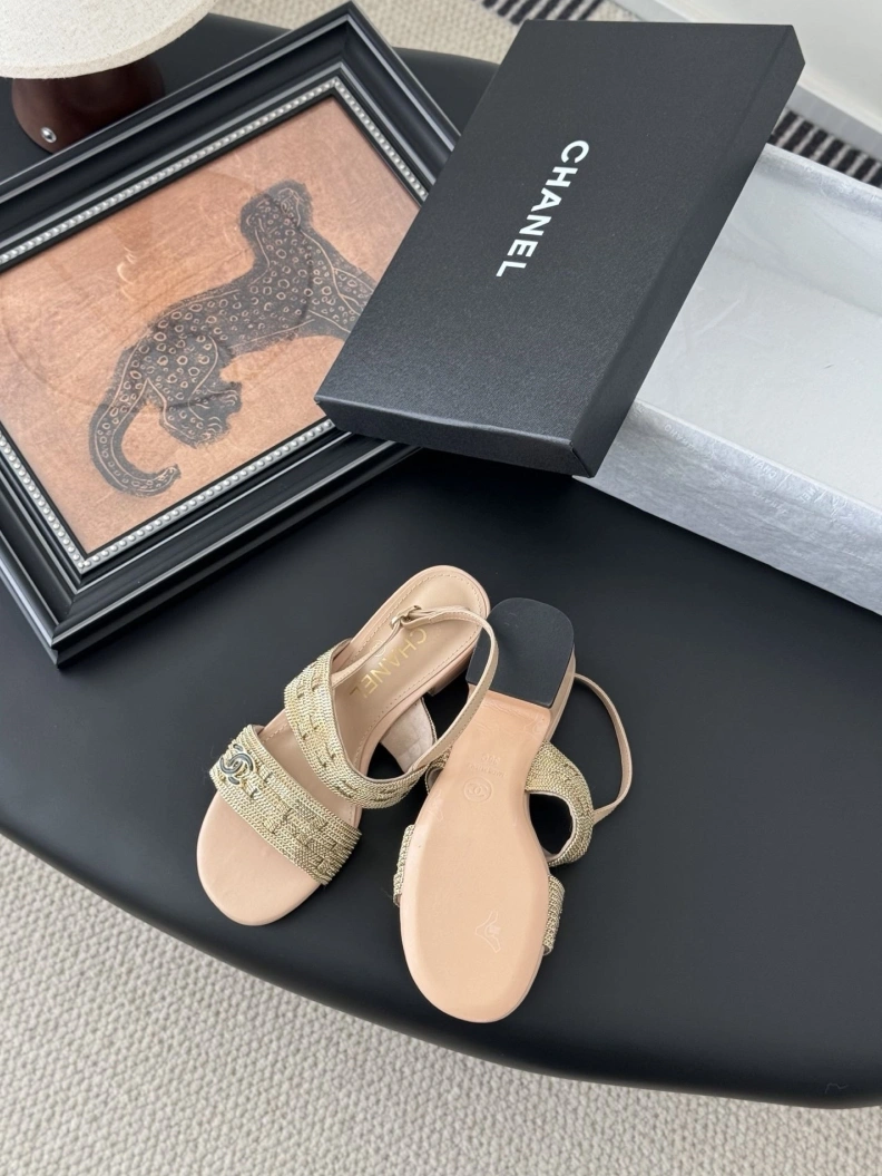Trendy Chxnxl Slippers 118826